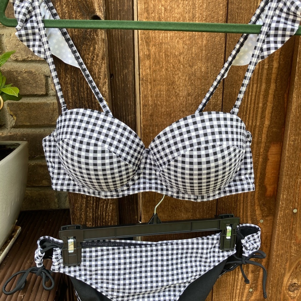 Arizona Jean Company Black and White Bikini